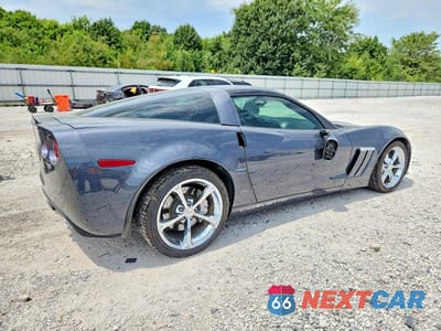 Trzecie zdjęcie samochodu z tyłu: 2012 CHEVROLET CORVETTE GRAND SPORT VIN:1G1YV2DW8C5107005 - miniatura