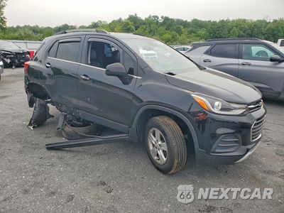 Czwarte zdjęcie samochodu z boku: 2020 CHEVROLET TRAX 1LT VIN:KL7CJLSB5LB009017 - miniatura