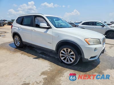 Czwarte zdjęcie samochodu z boku: 2013 BMW X3 XDRIVE28I VIN:5UXWX9C53D0A21935 - miniatura