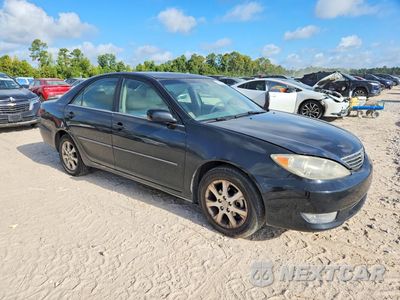 Czwarte zdjęcie samochodu z boku: 2005 TOYOTA CAMRY XLE VIN:4T1BE30K75U097531 - miniatura