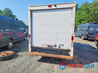 Zdjęcie 6 z 12 samochodu: 2019 GMC SAVANA BOX TRUCK VIN:1GDY7RFP3K1332191 - miniatura