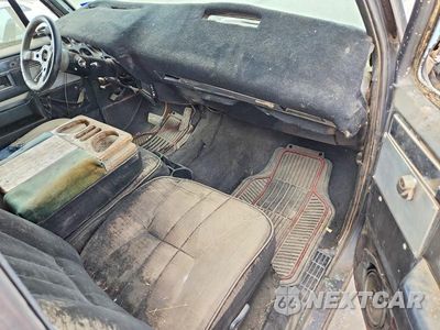 Zdjęcie 8 z 12 samochodu: 1981 CHEVROLET C10 VIN:1GCDC14H9BS168287 - miniatura
