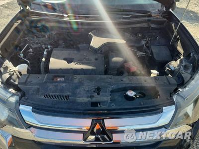 Zdjęcie 12 z 13 samochodu: 2016 MITSUBISHI OUTLANDER SE VIN:JA4AZ3A34GZ065762 - miniatura