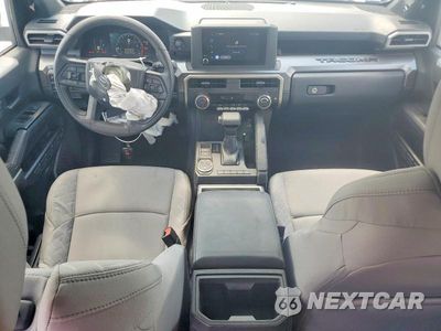 Zdjęcie 8 z 12 samochodu: 2026 TOYOTA TACOMA SR5 VIN:3TMKB5FN9TM074621 - miniatura