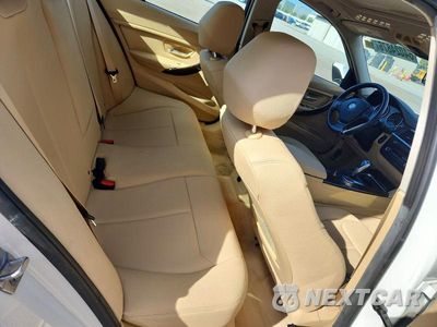 Zdjęcie 10 z 13 samochodu: 2015 BMW 320 I VIN:WBA3B1C52F5A05944 - miniatura