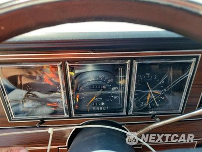 Zdjęcie 9 z 12 samochodu: 1988 LINCOLN TOWN CAR VIN:1LNBM81F9JY658834 - miniatura