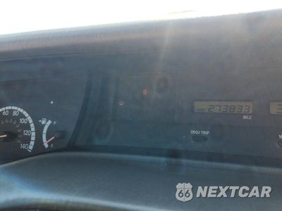 Zdjęcie 9 z 12 samochodu: 2000 TOYOTA AVALON XL VIN:4T1BF28B1YU014174 - miniatura