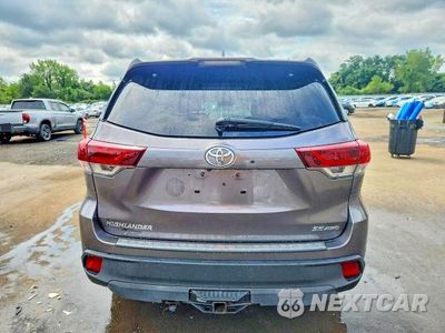 Zdjęcie 6 z 13 samochodu: 2019 TOYOTA HIGHLANDER SE VIN:5TDJZRFH9KS572440 - miniatura