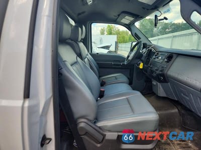 Zdjęcie 10 z 12 samochodu: 2016 FORD F550 SUPER DUTY VIN:1FDUF5GY3GEC07435 - miniatura