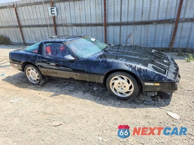 Czwarte zdjęcie samochodu z boku: 1990 CHEVROLET CORVETTE VIN:1G1YY2389L5101675 - miniatura