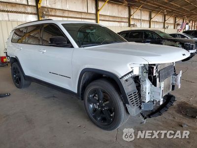 Czwarte zdjęcie samochodu z boku: 2024 JEEP GRAND CHEROKEE L LAREDO VIN:1C4RJKAG1R8503286 - miniatura