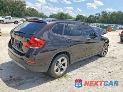 Trzecie zdjęcie samochodu z tyłu: 2015 BMW X1 SDRIVE28I VIN:WBAVM1C56FV314865 - miniatura