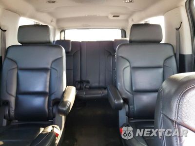 Zdjęcie 10 z 13 samochodu: 2018 CHEVROLET SUBURBAN C1500 LT VIN:1GNSCHKC3JR215480 - miniatura