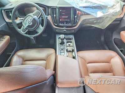 Zdjęcie 8 z 13 samochodu: 2021 VOLVO XC60 T5 MOMENTUM VIN:YV4102RK8M1793730 - miniatura