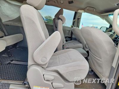 Zdjęcie 10 z 12 samochodu: 2014 TOYOTA SIENNA LE VIN:5TDKK3DC7ES426815 - miniatura