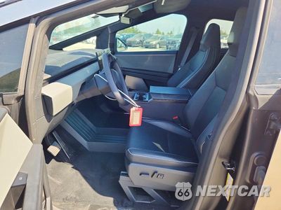 Zdjęcie 7 z 12 samochodu: 2024 TESLA CYBERTRUCK VIN:7G2CEHEE9RA051751 - miniatura