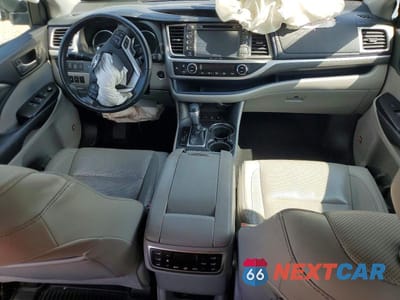Zdjęcie 8 z 13 samochodu: 2019 TOYOTA HIGHLANDER LIMITED PLATINUM VIN:5TDDZRFH5KS980866 - miniatura