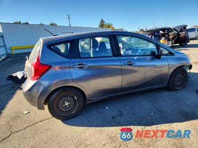 Trzecie zdjęcie samochodu z tyłu: 2016 NISSAN VERSA NOTE SV VIN:3N1CE2CP3GL390224 - miniatura