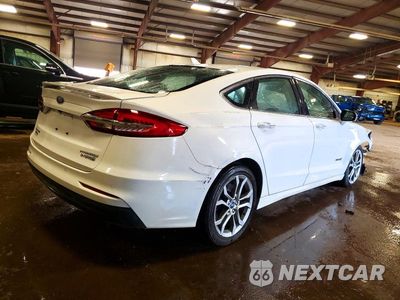 Trzecie zdjęcie samochodu z tyłu: 2019 FORD FUSION TITANIUM VIN:3FA6P0RU4KR139164 - miniatura