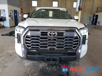 Piąte zdjęcie samochodu w środku: 2026 TOYOTA TUNDRA PLATINUM HV VIN:5TFWC5DB8TX145874 - miniatura