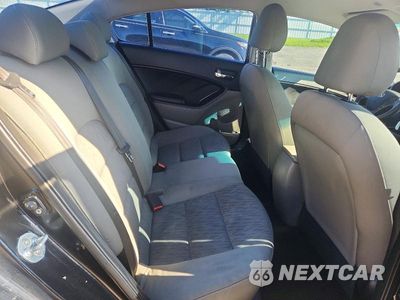 Zdjęcie 10 z 12 samochodu: 2015 KIA FORTE LX VIN:KNAFK4A62F5337597 - miniatura