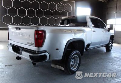 Trzecie zdjęcie samochodu z tyłu: 2022 CHEVROLET SILVERADO K3500 HIGH COUNTRY VIN:1GC4YVEY8NF270409 - miniatura