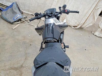 Zdjęcie 6 z 9 samochodu: 2019 KTM 790 DUKE VIN:VBKTU6405KM744444 - miniatura