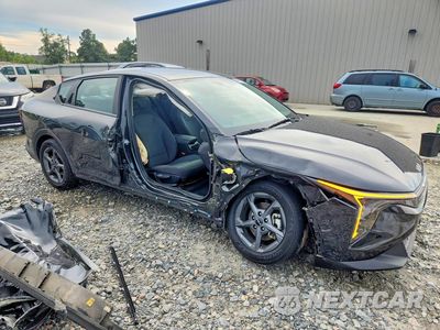 Czwarte zdjęcie samochodu z boku: 2025 KIA K4 LXS VIN:3KPFT4DE4SE183959 - miniatura