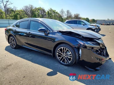 Czwarte zdjęcie samochodu z boku: 2025 TOYOTA CAMRY XLE VIN:4T1DBADK0SU030622 - miniatura