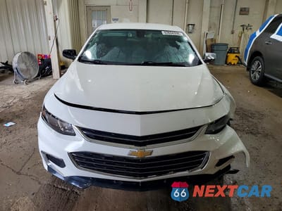 Piąte zdjęcie samochodu w środku: 2017 CHEVROLET MALIBU LS VIN:1G1ZB5ST4HF204064 - miniatura