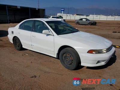 Czwarte zdjęcie samochodu z boku: 2000 MITSUBISHI GALANT ES VIN:4A3AA46G2YE156369 - miniatura