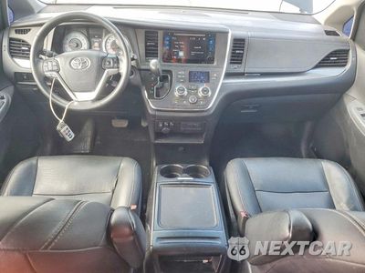 Zdjęcie 8 z 13 samochodu: 2015 TOYOTA SIENNA SPORT VIN:5TDXK3DC4FS531044 - miniatura