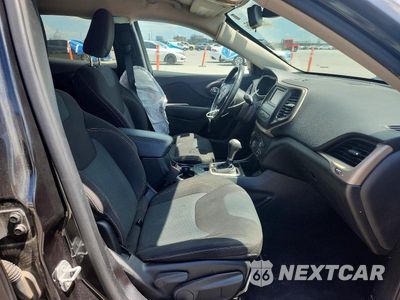 Zdjęcie 7 z 13 samochodu: 2016 JEEP CHEROKEE LATITUDE VIN:1C4PJLCB2GW164898 - miniatura