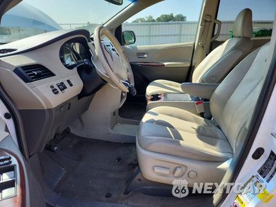 Zdjęcie 7 z 13 samochodu: 2014 TOYOTA SIENNA XLE 7-PASSENGER VIN:5TDDK3DC6ES082175 - miniatura