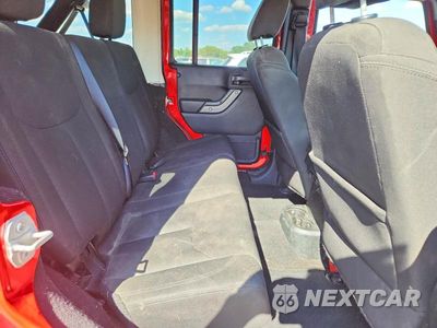Zdjęcie 10 z 12 samochodu: 2018 JEEP WRANGLER UNLIMITED SPORT VIN:1C4BJWDG6JL807400 - miniatura