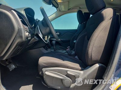 Zdjęcie 7 z 14 samochodu: 2021 JEEP CHEROKEE LATITUDE VIN:1C4PJLCB0MD147010 - miniatura