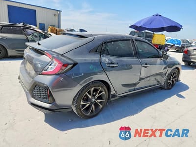 Trzecie zdjęcie samochodu z tyłu: 2017 HONDA CIVIC SPORT VIN:SHHFK7H41HU218741 - miniatura