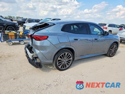 Trzecie zdjęcie samochodu z tyłu: 2025 BMW X2 XDRIVE28I VIN:WBX63GM06S5170196 - miniatura
