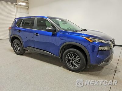 Czwarte zdjęcie samochodu z boku: 2023 NISSAN ROGUE S VIN:5N1BT3AA7PC897945 - miniatura