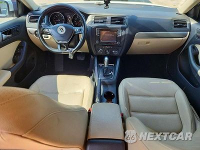 Zdjęcie 8 z 12 samochodu: 2017 VOLKSWAGEN JETTA SE VIN:3VWDB7AJ1HM318887 - miniatura