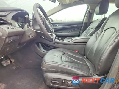 Zdjęcie 7 z 12 samochodu: 2017 BUICK LACROSSE ESSENCE VIN:1G4ZP5SS2HU211151 - miniatura