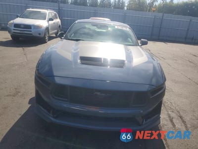 Piąte zdjęcie samochodu w środku: 2024 FORD MUSTANG DARK HORSE VIN:1FA6P8R06R5502220 - miniatura