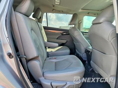 Zdjęcie 11 z 14 samochodu: 2021 TOYOTA HIGHLANDER HYBRID LIMITED VIN:5TDXBRCH3MS521263 - miniatura