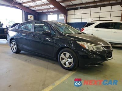 Czwarte zdjęcie samochodu z boku: 2016 CHEVROLET CRUZE LS VIN:1G1BC5SMXG7246416 - miniatura