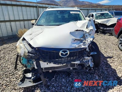 Piąte zdjęcie samochodu w środku: 2014 MAZDA CX-5 GT VIN:JM3KE2DY5E0332892 - miniatura