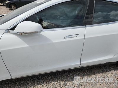 Zdjęcie 7 z 12 samochodu: 2015 TESLA MODEL S VIN:5YJSA1E2XFF109467 - miniatura