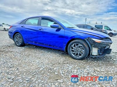 Czwarte zdjęcie samochodu z boku: 2024 HYUNDAI ELANTRA SEL VIN:KMHLM4DG4RU729104 - miniatura