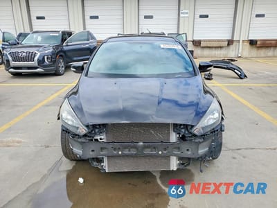 Piąte zdjęcie samochodu w środku: 2016 FORD FOCUS ST VIN:1FADP3L99GL371245 - miniatura