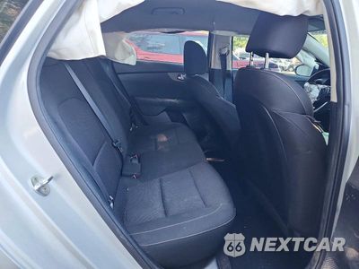 Zdjęcie 10 z 12 samochodu: 2019 KIA FORTE LXS VIN:3KPF24AD6KE107822 - miniatura