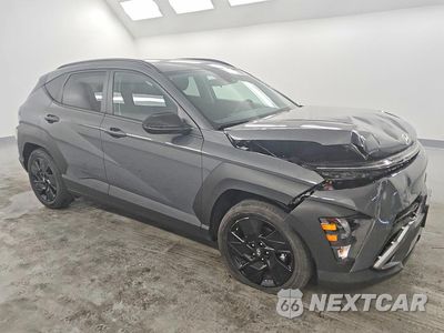 Czwarte zdjęcie samochodu z boku: 2026 HYUNDAI KONA SEL SPORT VIN:KM8HF3AB0TU435824 - miniatura